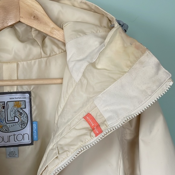 Burton women’s ski jacket / snowboard jacket, size small - Picture 11 of 13